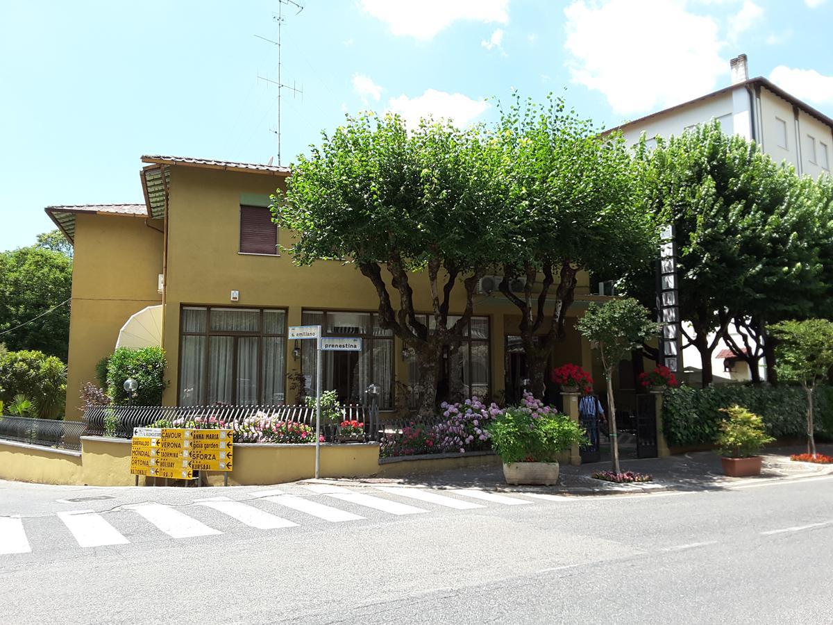 פיוג'י Hotel Delle Ortensie מראה חיצוני תמונה